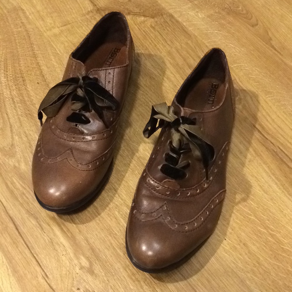 Born lace up ankle shoes